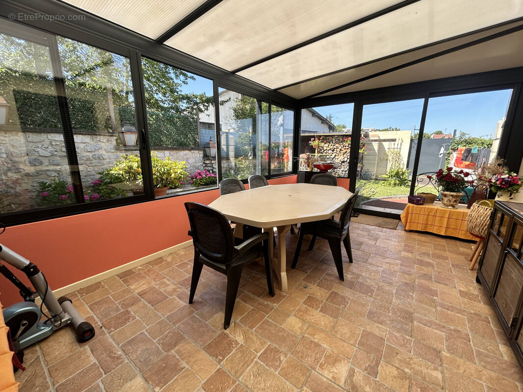 Maison à BONNIERES-SUR-SEINE