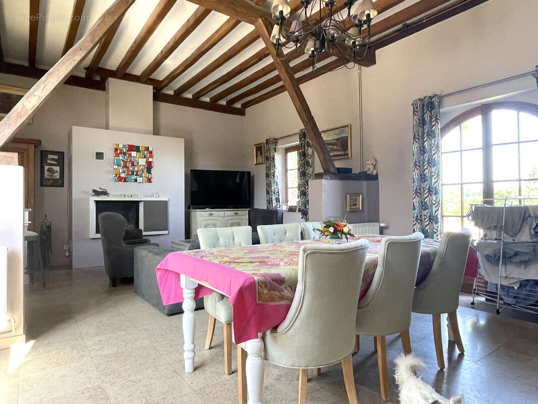 Maison à MONTREUIL-SUR-THERAIN