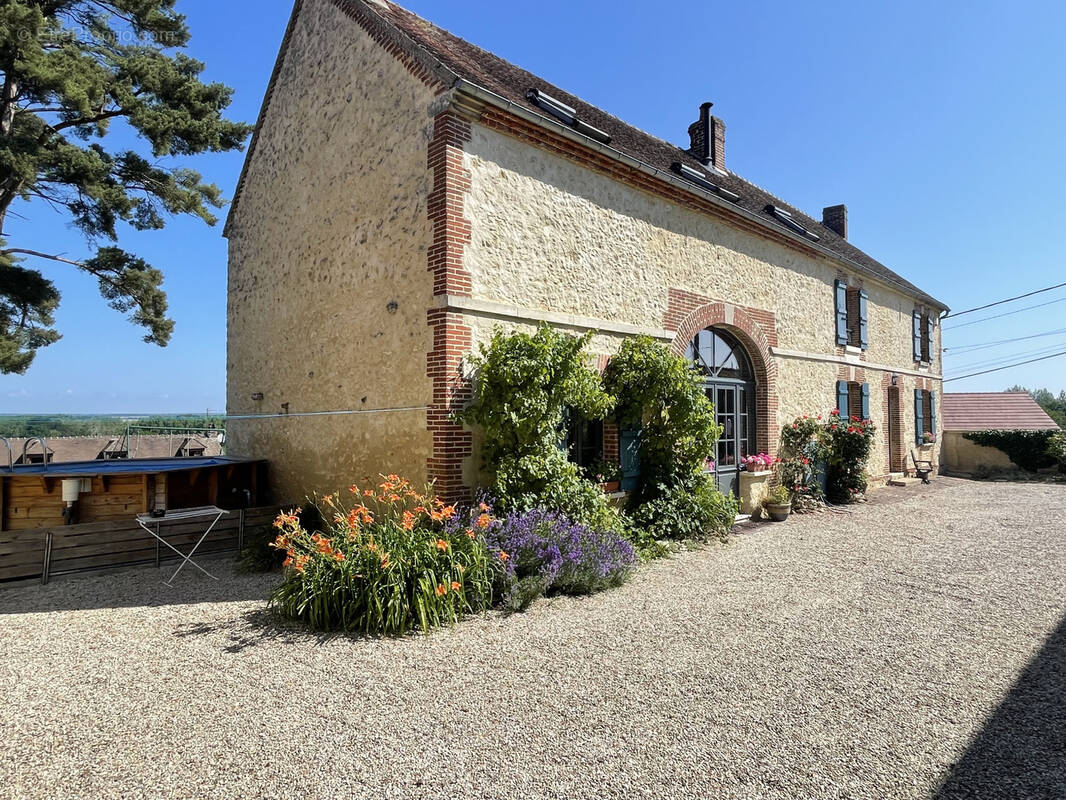 Maison à MONTREUIL-SUR-THERAIN