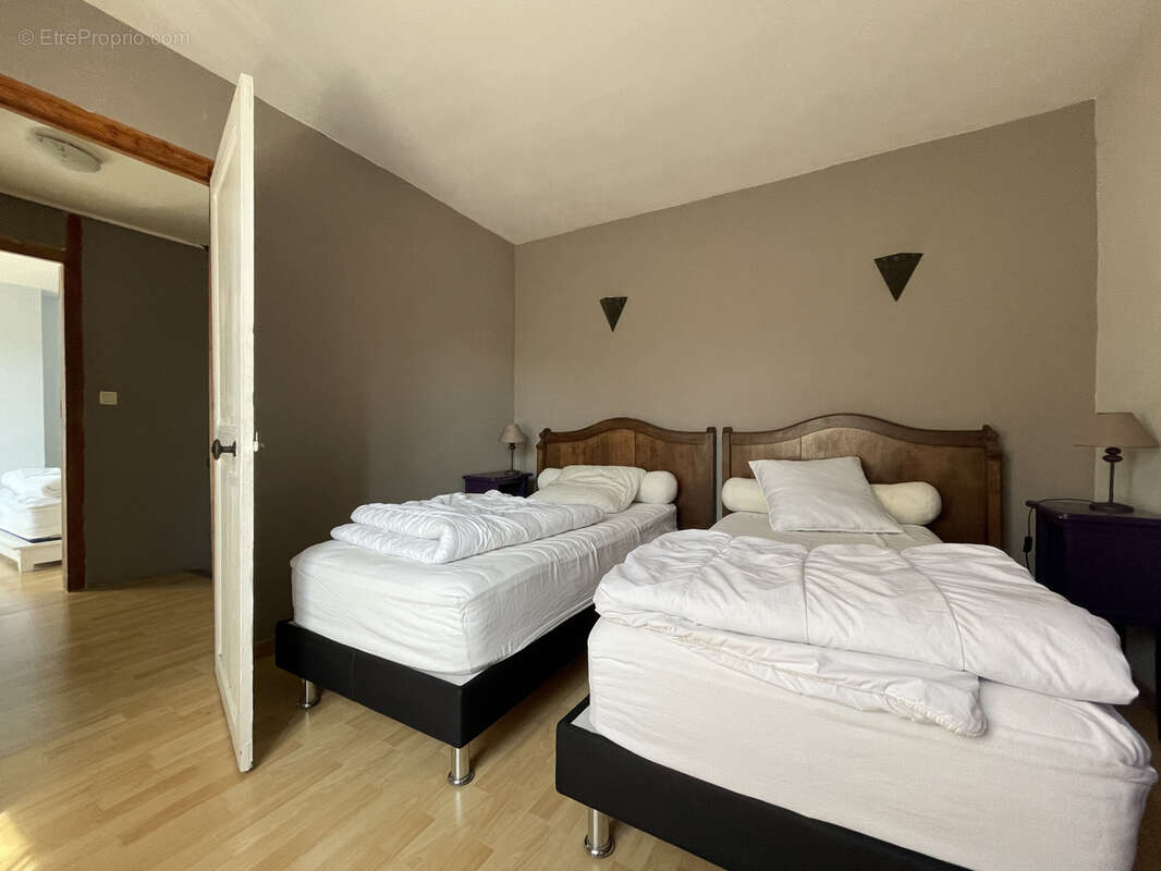 Maison à MONTREUIL-SUR-THERAIN