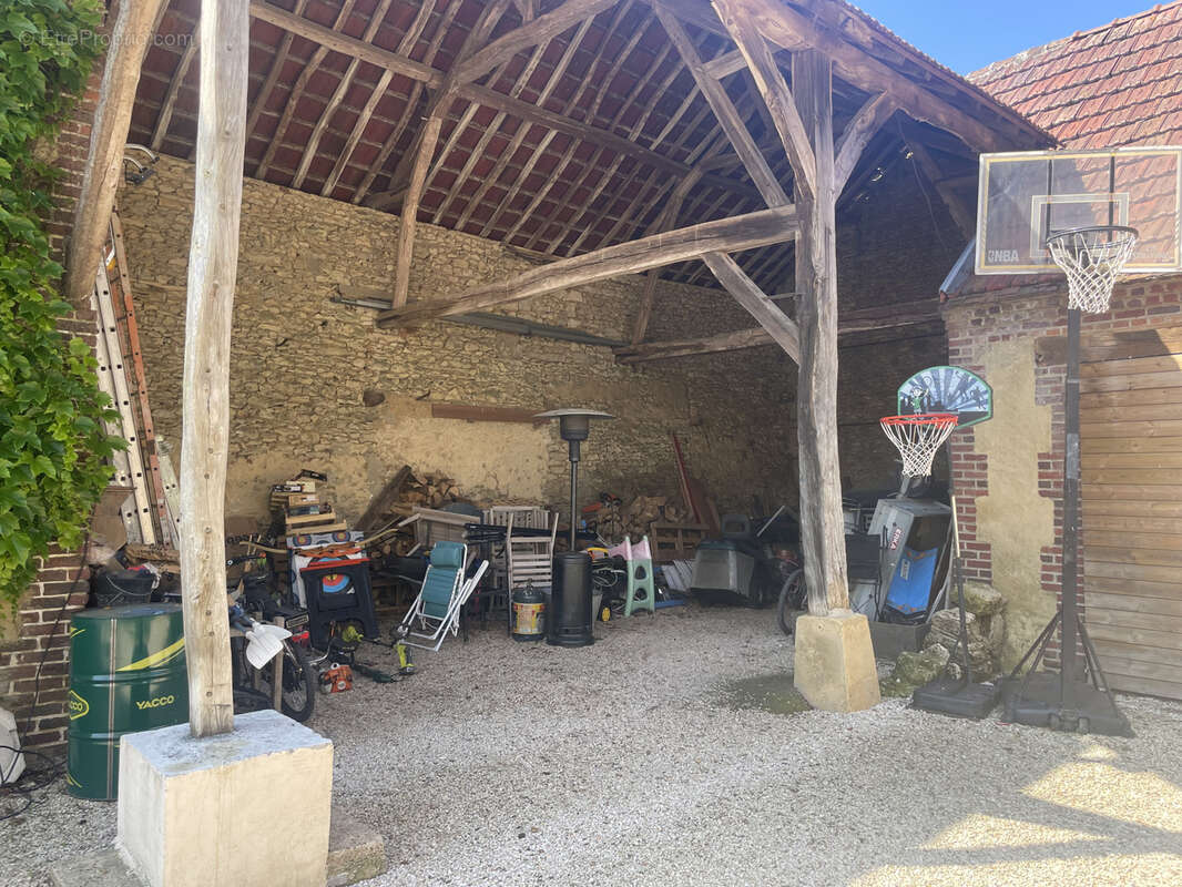 Maison à MONTREUIL-SUR-THERAIN