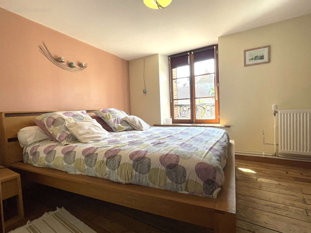 Maison à MONTREUIL-SUR-THERAIN