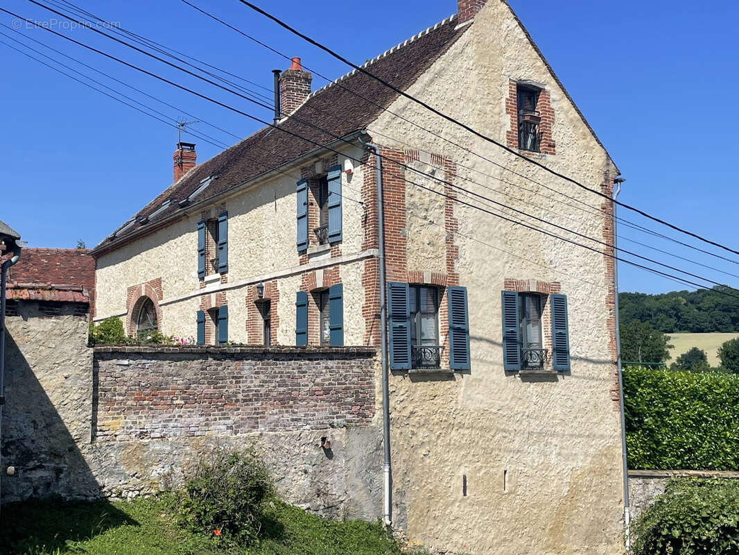 Maison à MONTREUIL-SUR-THERAIN