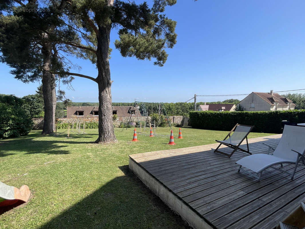 Maison à MONTREUIL-SUR-THERAIN