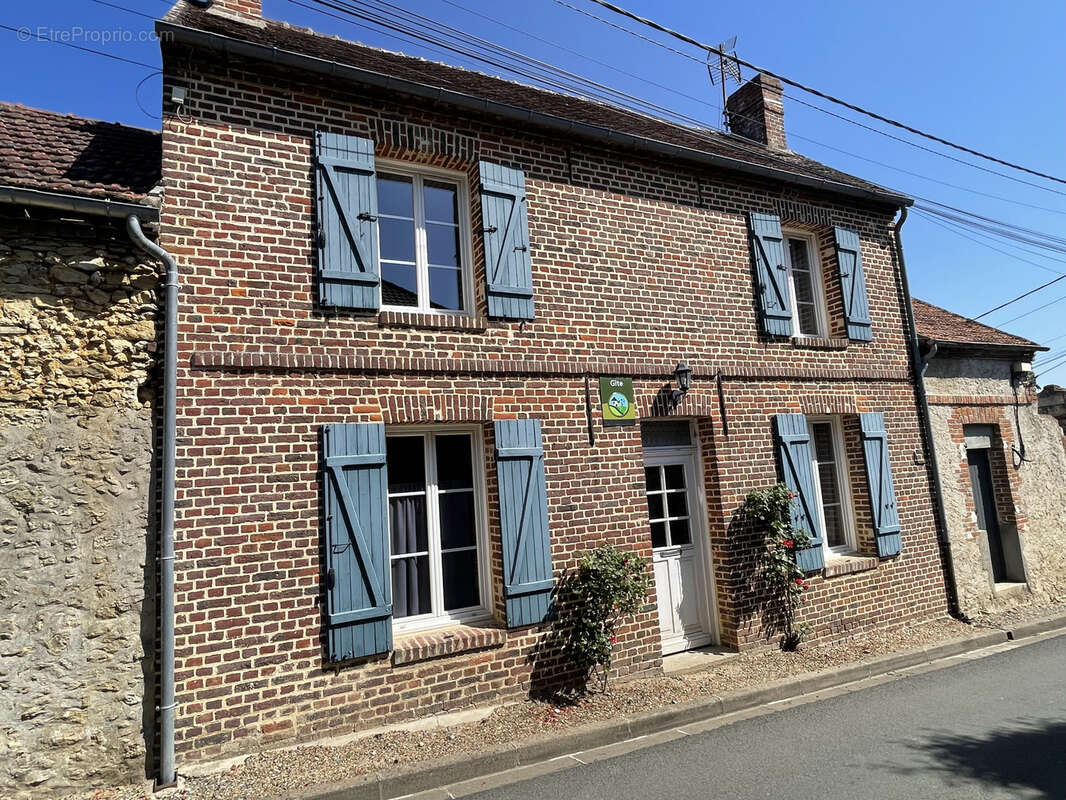 Maison à MONTREUIL-SUR-THERAIN