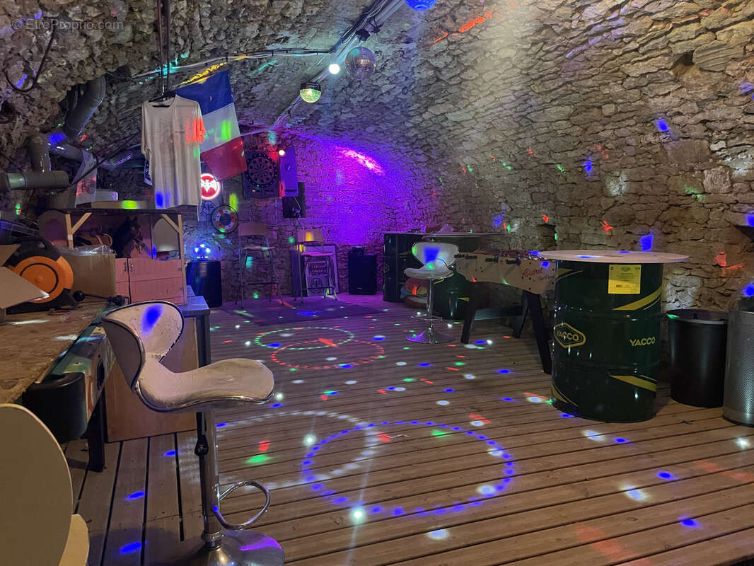 Maison à MONTREUIL-SUR-THERAIN