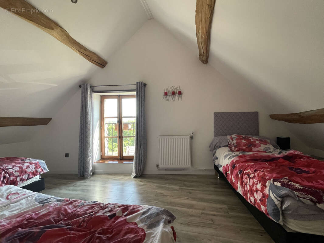 Maison à MONTREUIL-SUR-THERAIN