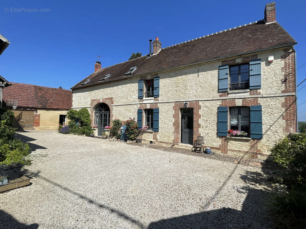 Maison à MONTREUIL-SUR-THERAIN