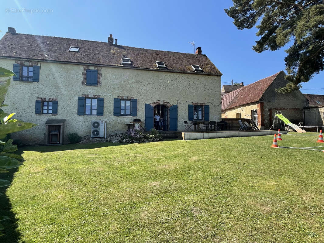 Maison à MONTREUIL-SUR-THERAIN