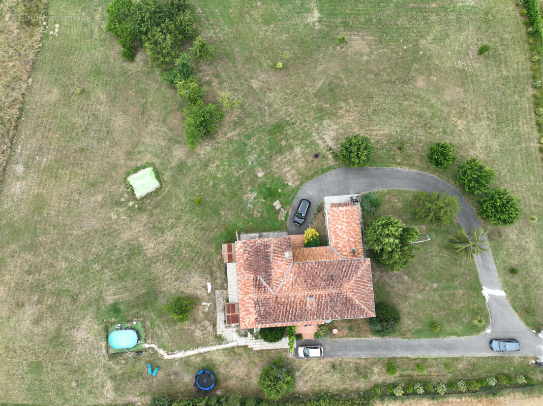 Maison à LA SAUVETAT-SUR-LEDE