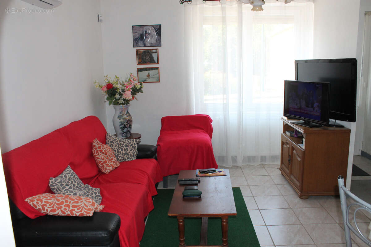 Maison à SAINT-PRIEST-LES-FOUGERES