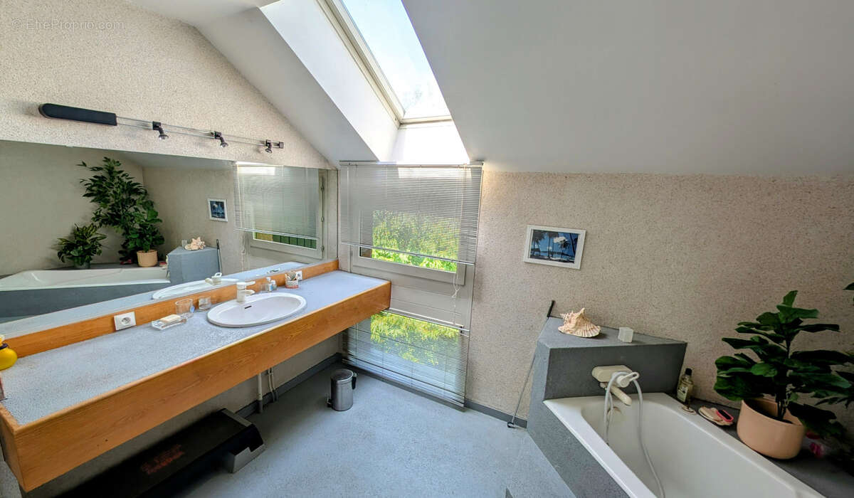 Maison à JACOB-BELLECOMBETTE