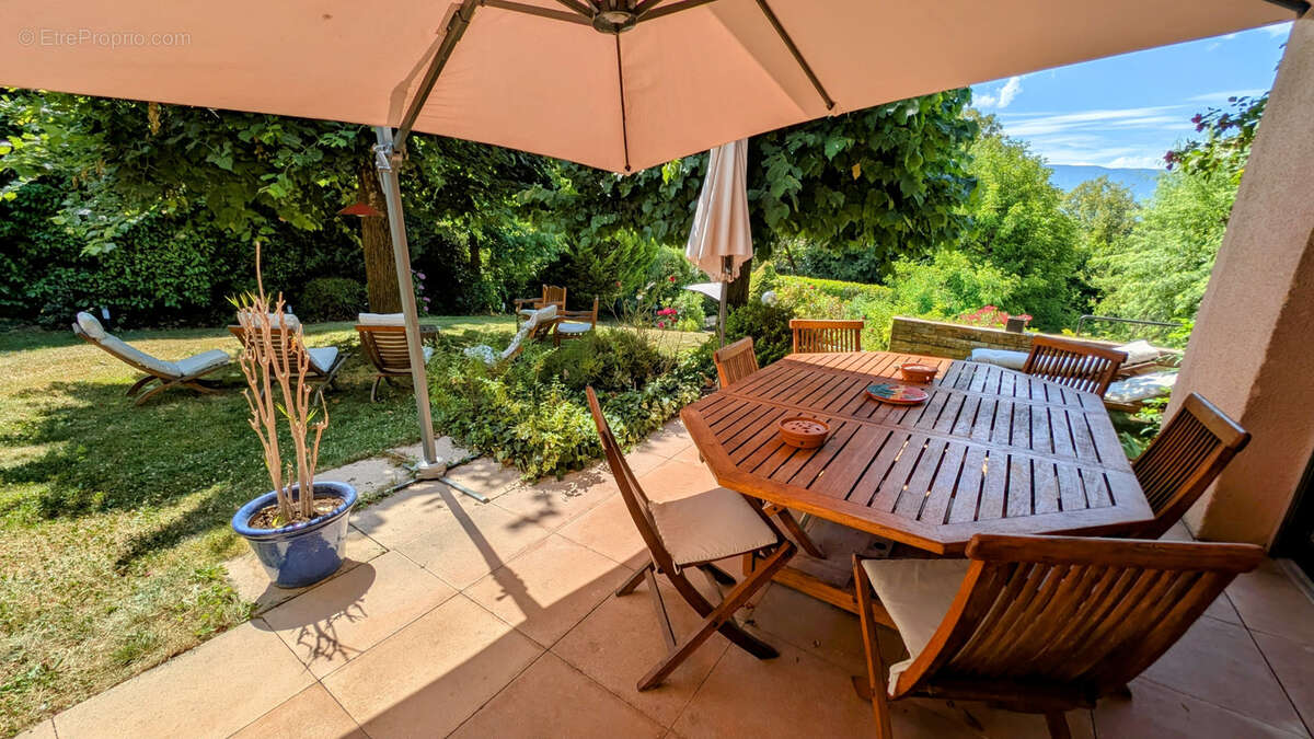 Maison à JACOB-BELLECOMBETTE