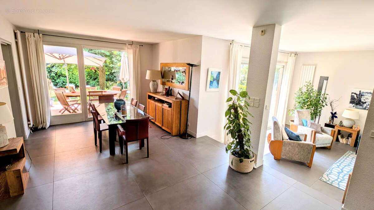 Maison à JACOB-BELLECOMBETTE