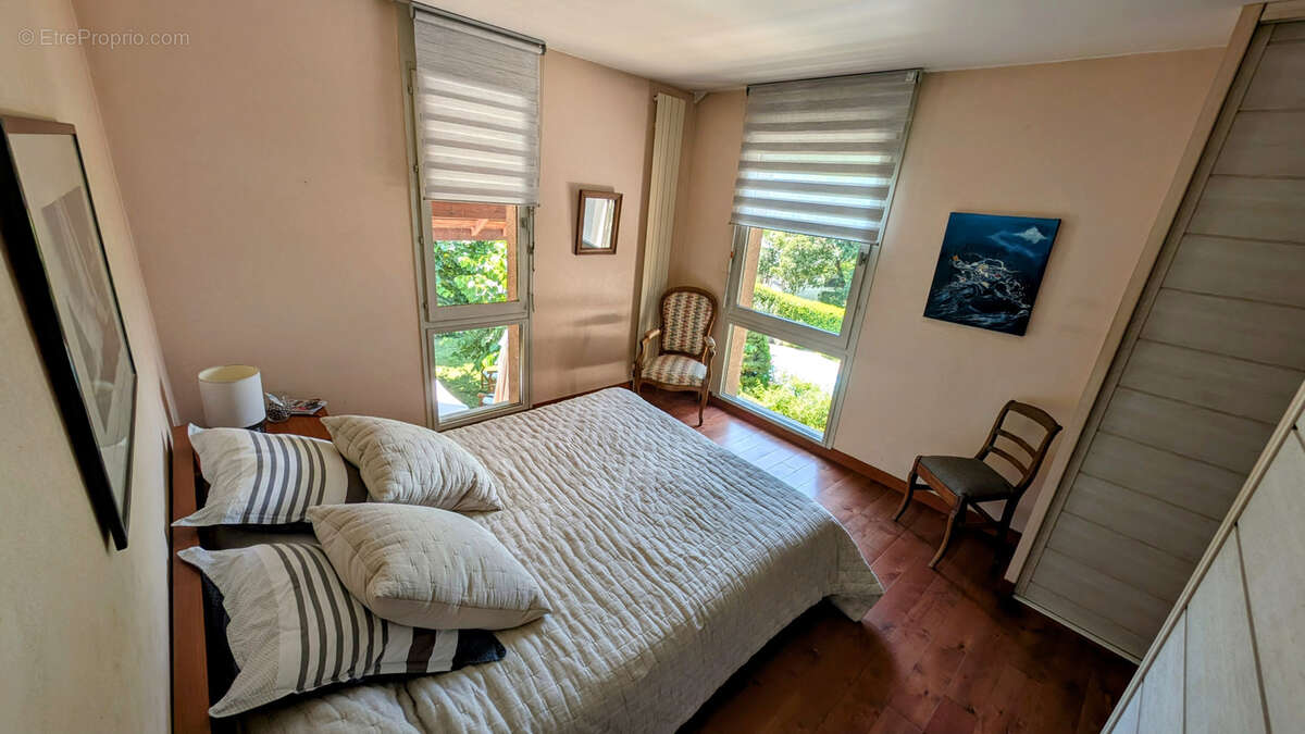 Maison à JACOB-BELLECOMBETTE