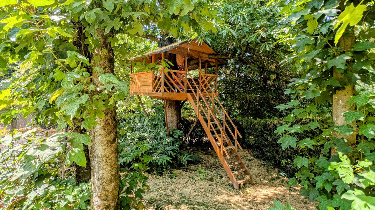 Maison à JACOB-BELLECOMBETTE