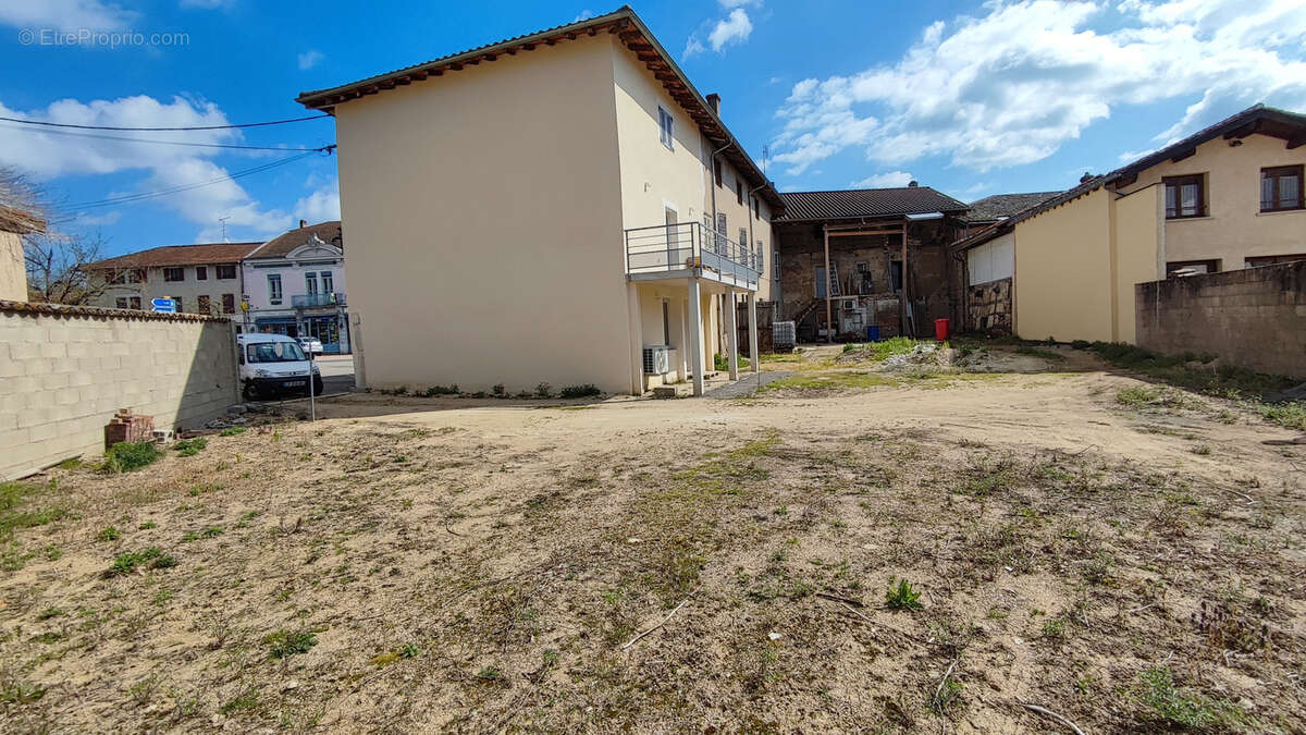 Appartement à PONT-DE-VEYLE