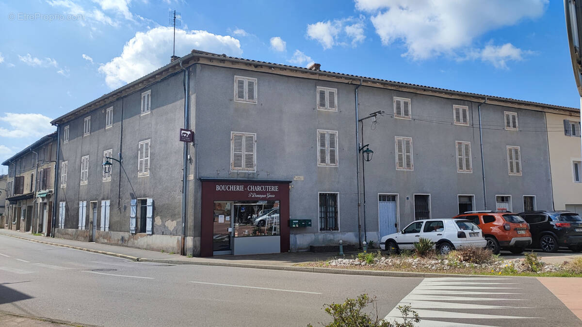 Appartement à PONT-DE-VEYLE