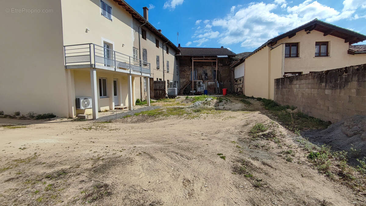 Appartement à PONT-DE-VEYLE