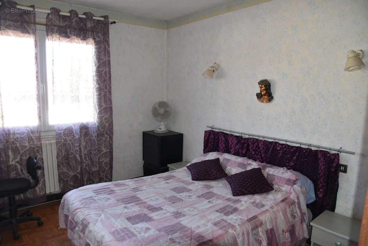 Maison à LA SALVETAT-SAINT-GILLES