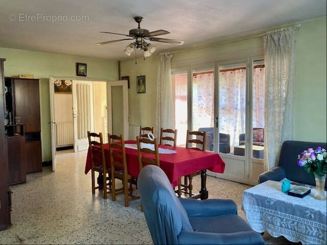 Maison à LA SALVETAT-SAINT-GILLES