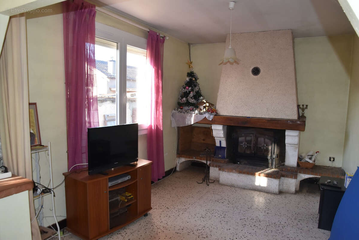 Maison à LA SALVETAT-SAINT-GILLES