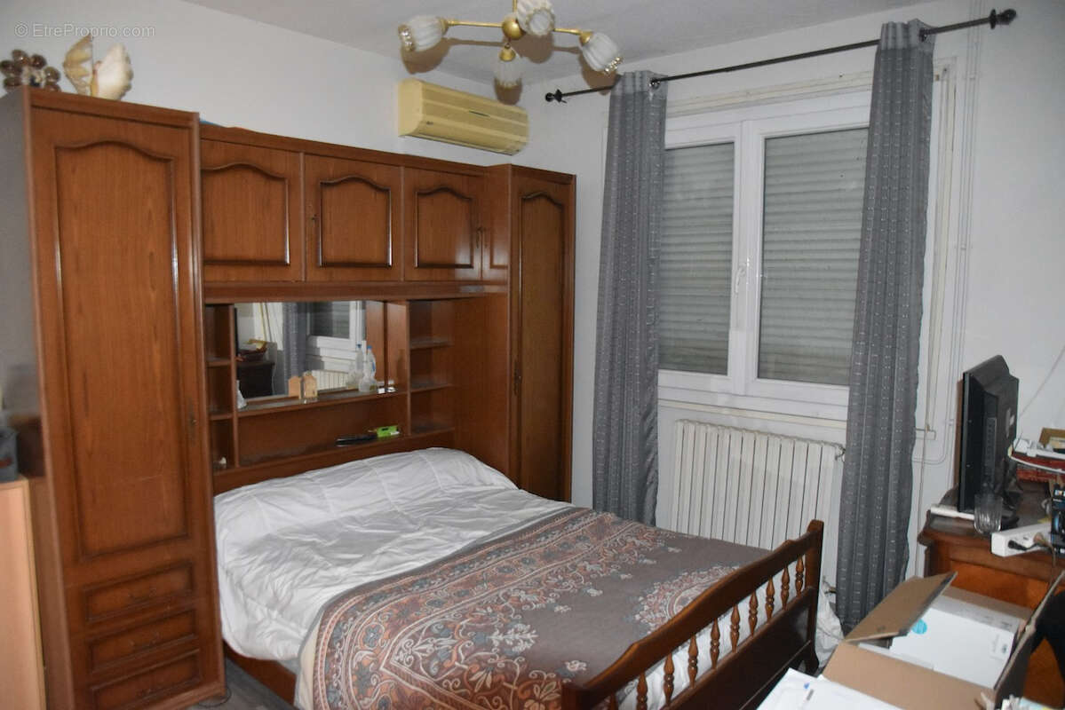 Maison à LA SALVETAT-SAINT-GILLES