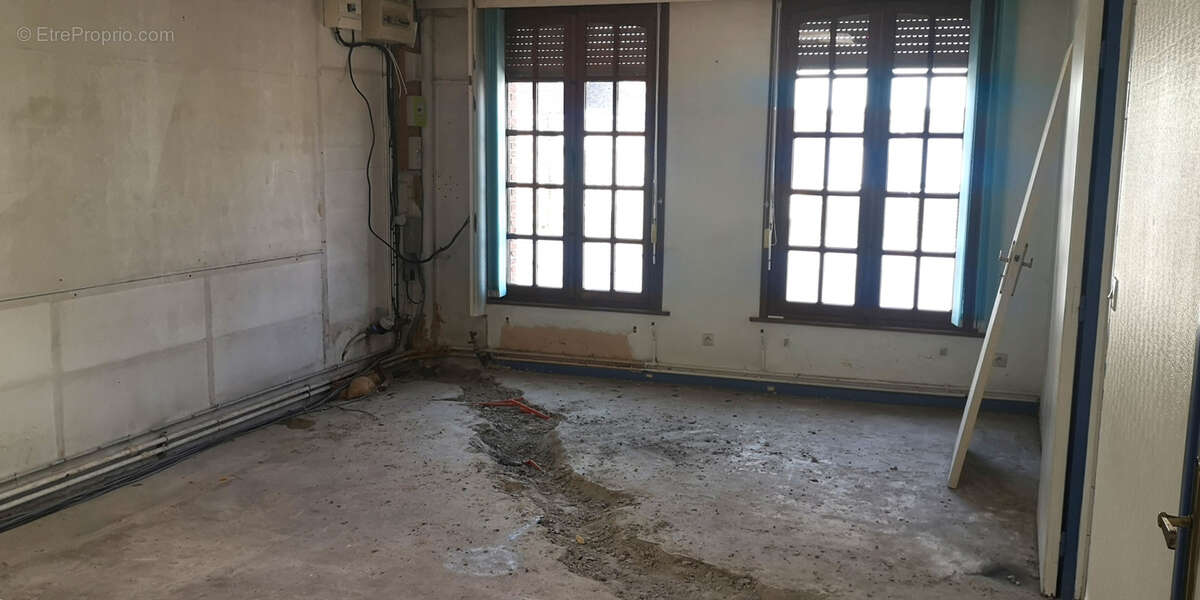 Commerce à AVESNES-LE-COMTE