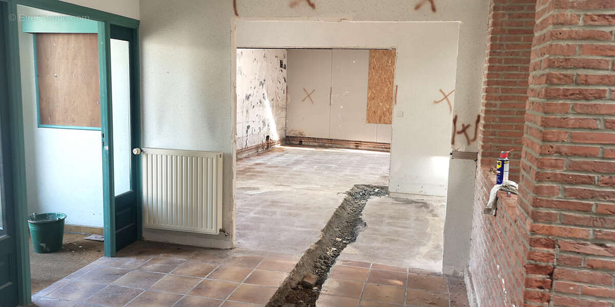 Commerce à AVESNES-LE-COMTE