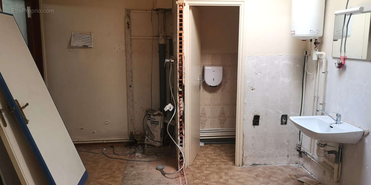 Commerce à AVESNES-LE-COMTE