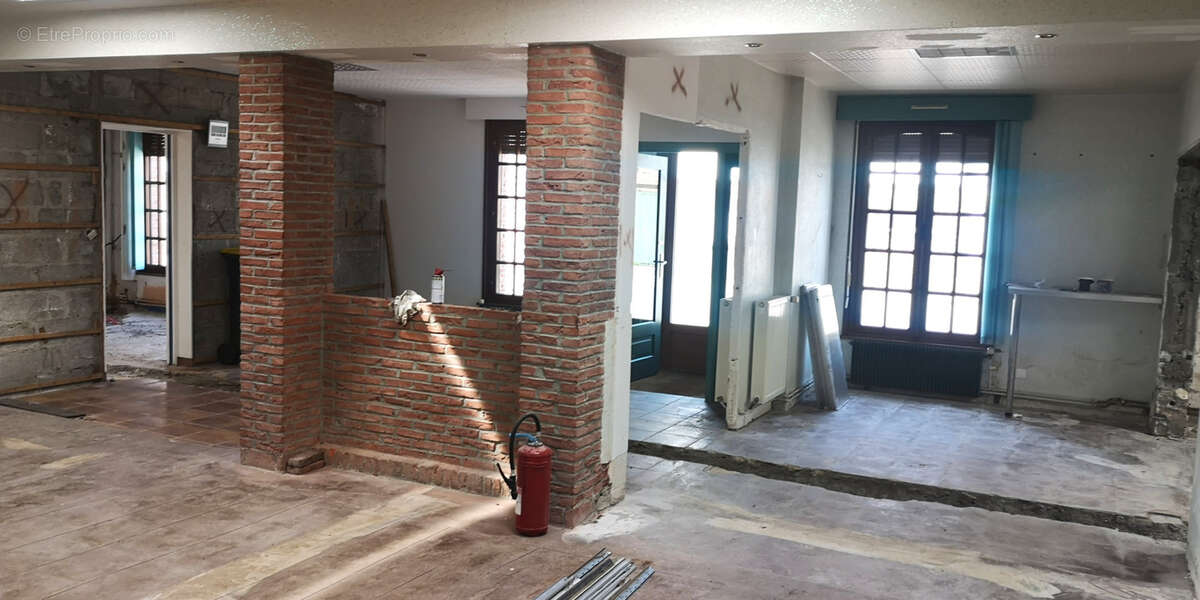 Commerce à AVESNES-LE-COMTE