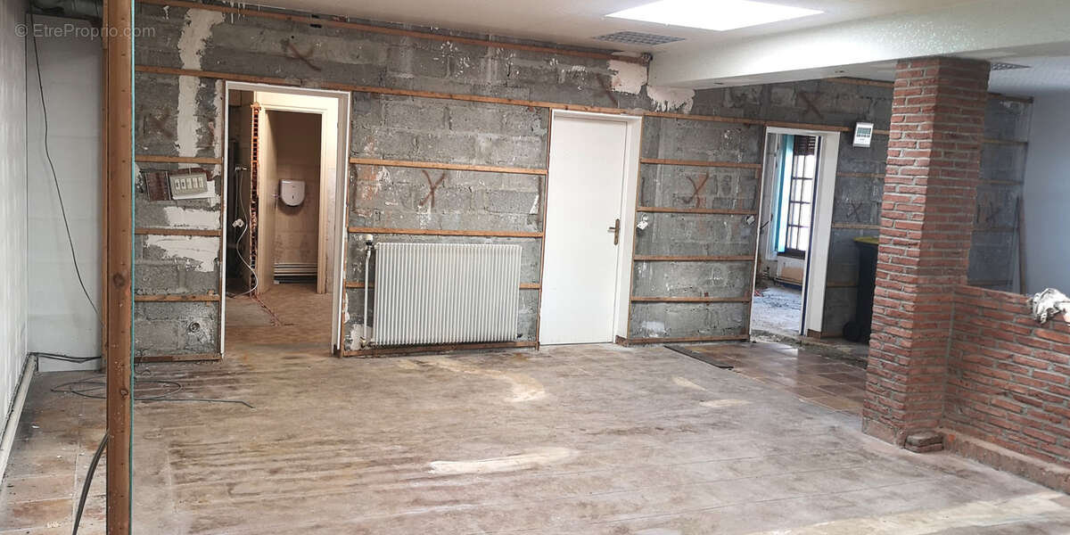 Commerce à AVESNES-LE-COMTE