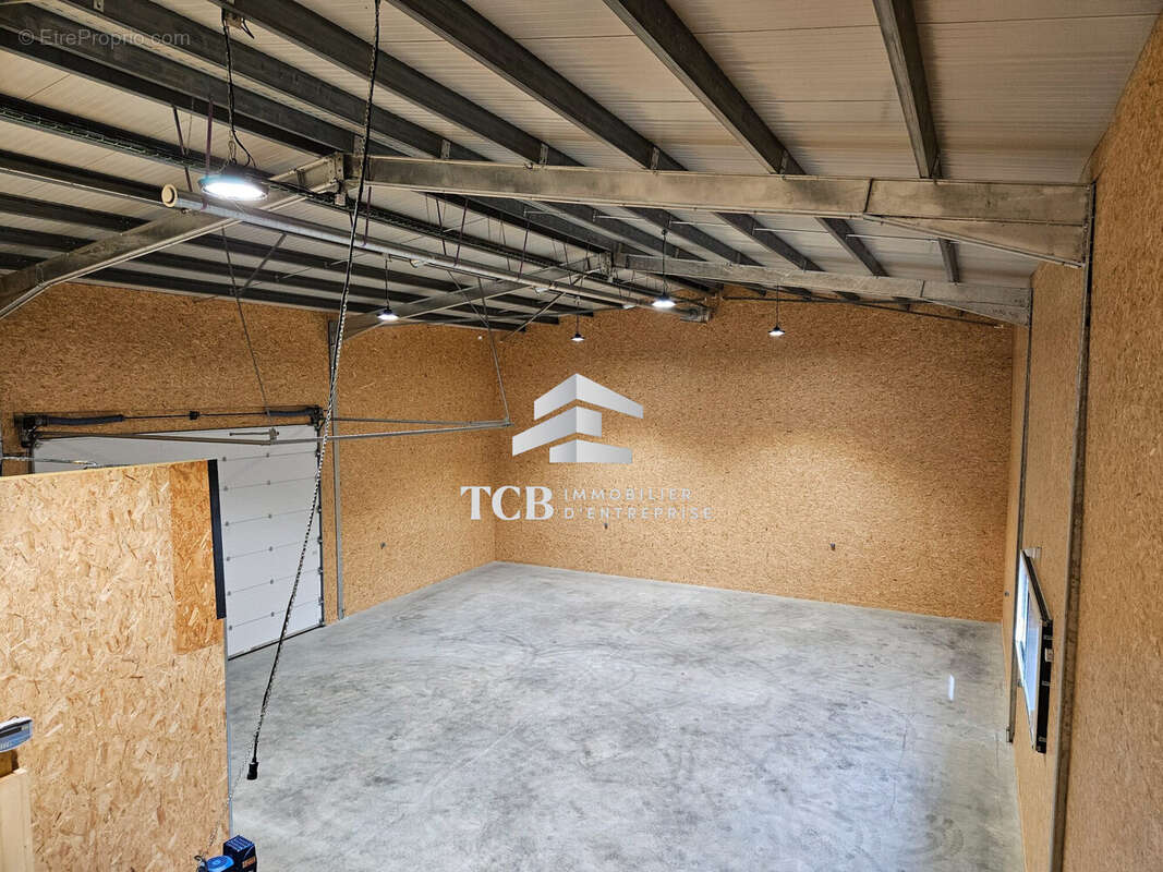 Commerce à CORDEMAIS