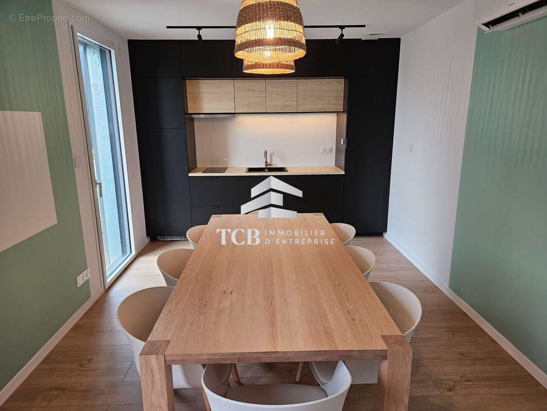 Commerce à CORDEMAIS