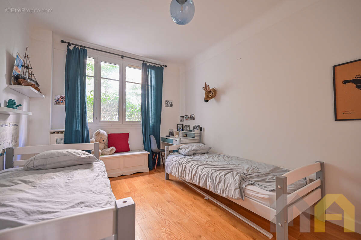 Appartement à NEUILLY-SUR-SEINE
