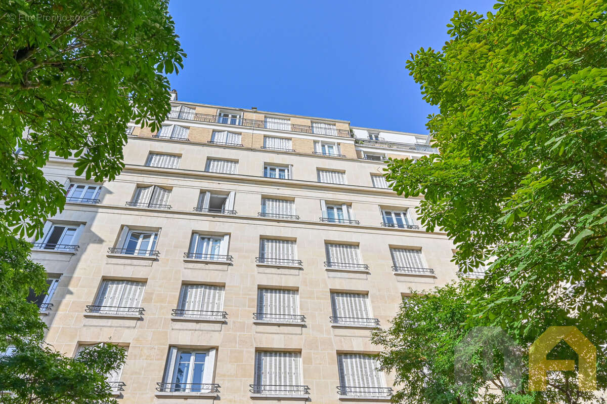 Appartement à NEUILLY-SUR-SEINE