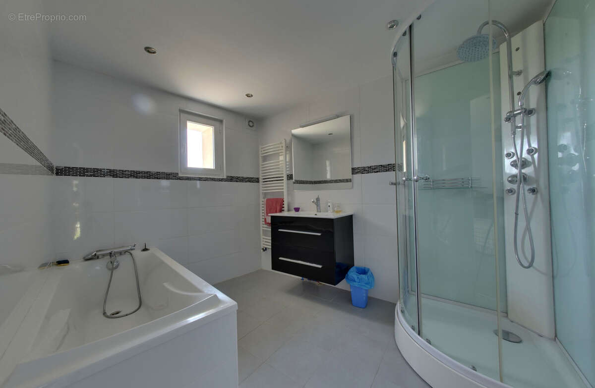 Maison à LORIOL-SUR-DROME