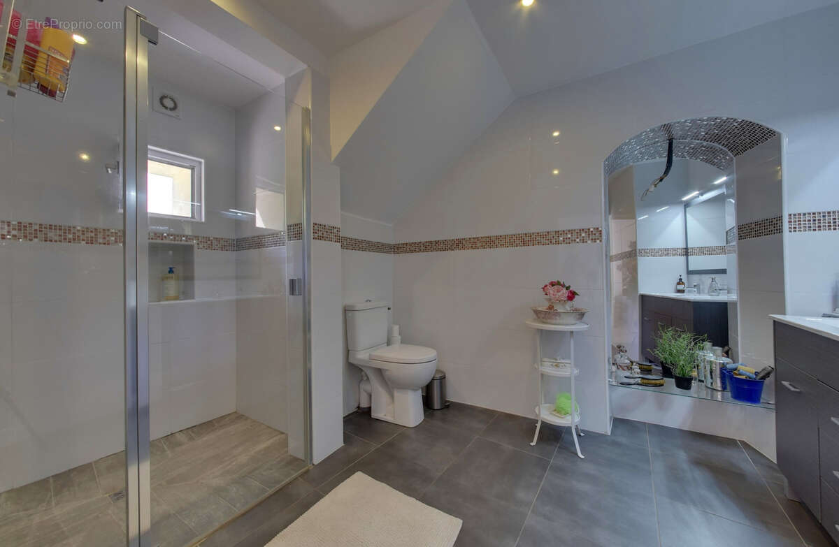 Maison à LORIOL-SUR-DROME