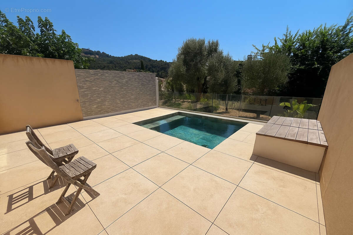 Maison à SIX-FOURS-LES-PLAGES