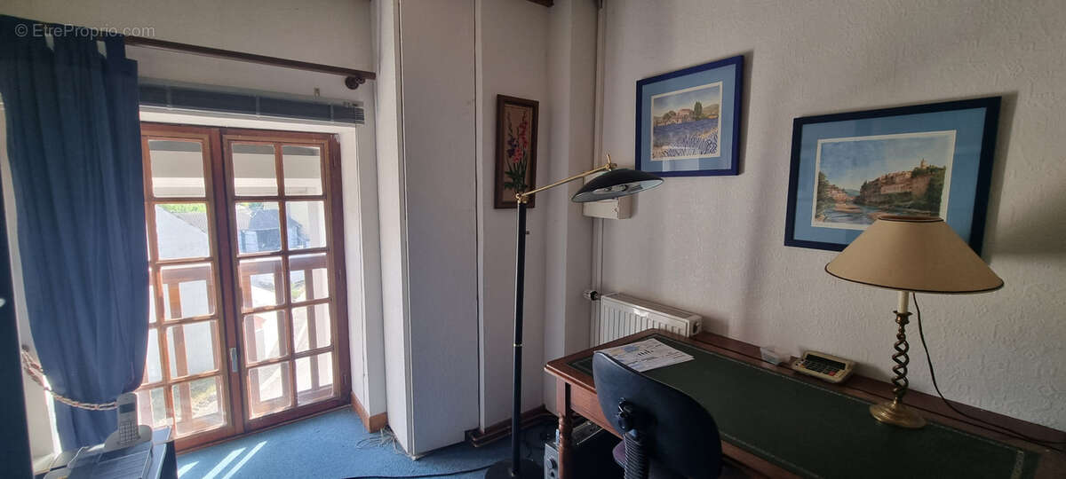 Maison à LA CELLE-SOUS-CHANTEMERLE