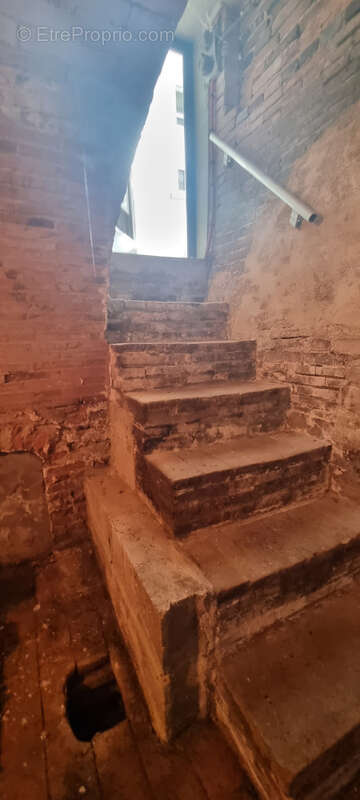 Maison à LA CELLE-SOUS-CHANTEMERLE