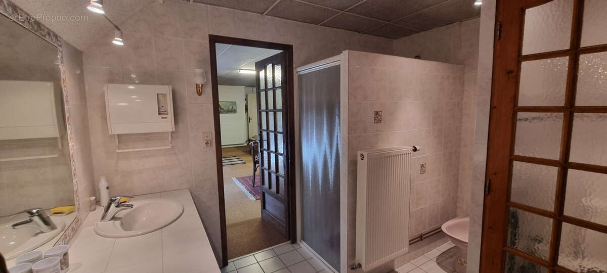 Maison à LA CELLE-SOUS-CHANTEMERLE