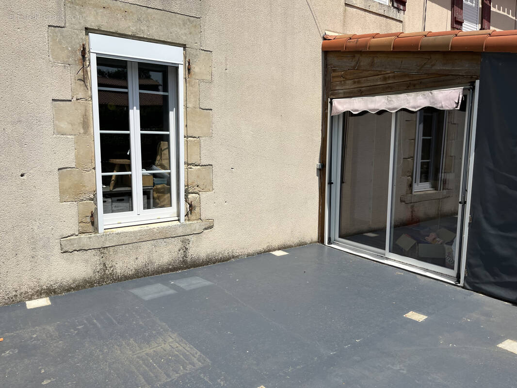 Maison à CHAVAGNES-LES-REDOUX