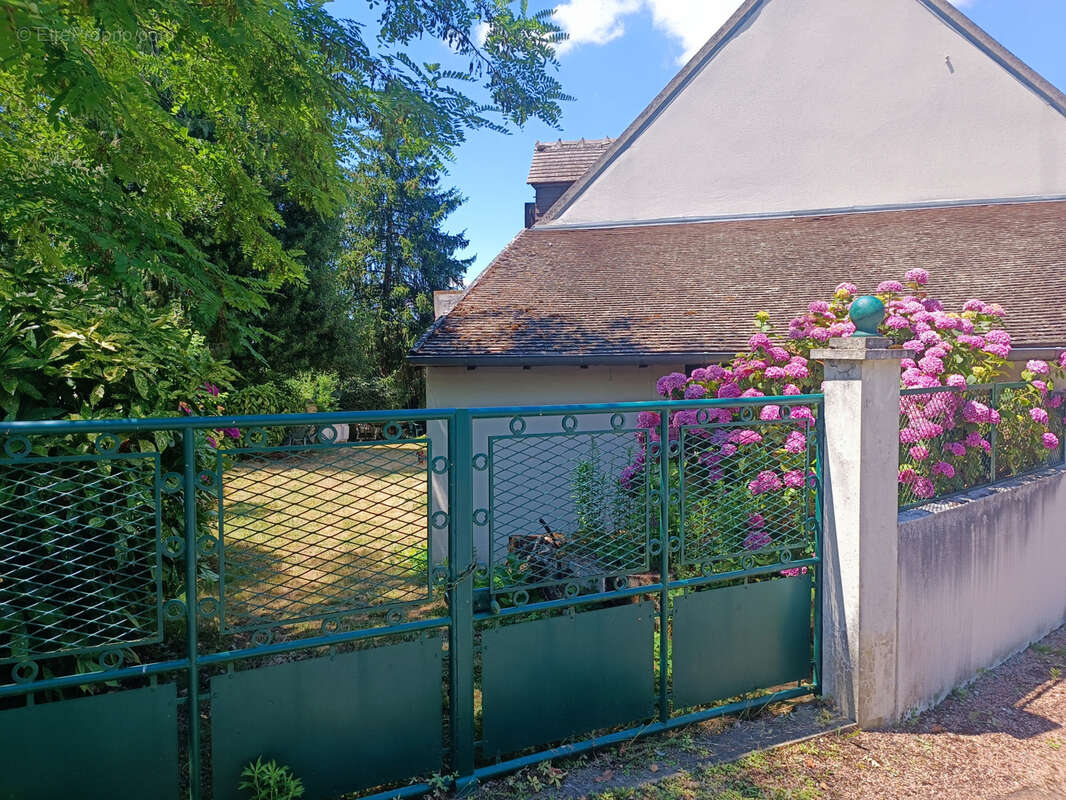 Maison à JUSSY-LE-CHAUDRIER