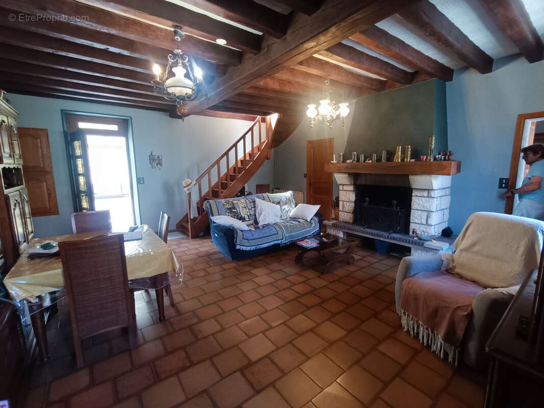 Maison à JUSSY-LE-CHAUDRIER