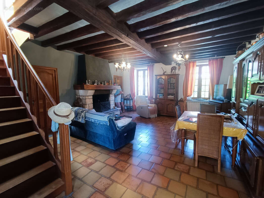 Maison à JUSSY-LE-CHAUDRIER