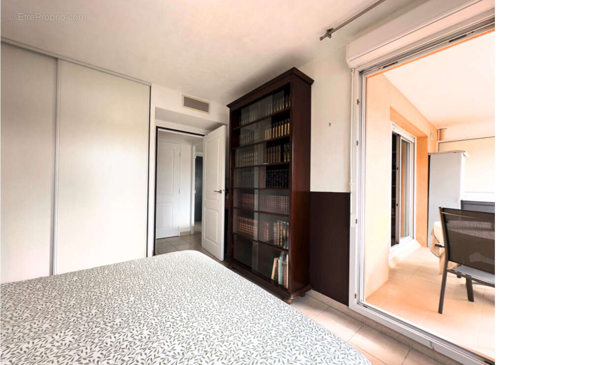 Appartement à MANDELIEU-LA-NAPOULE