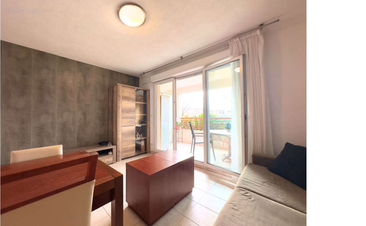 Appartement à MANDELIEU-LA-NAPOULE