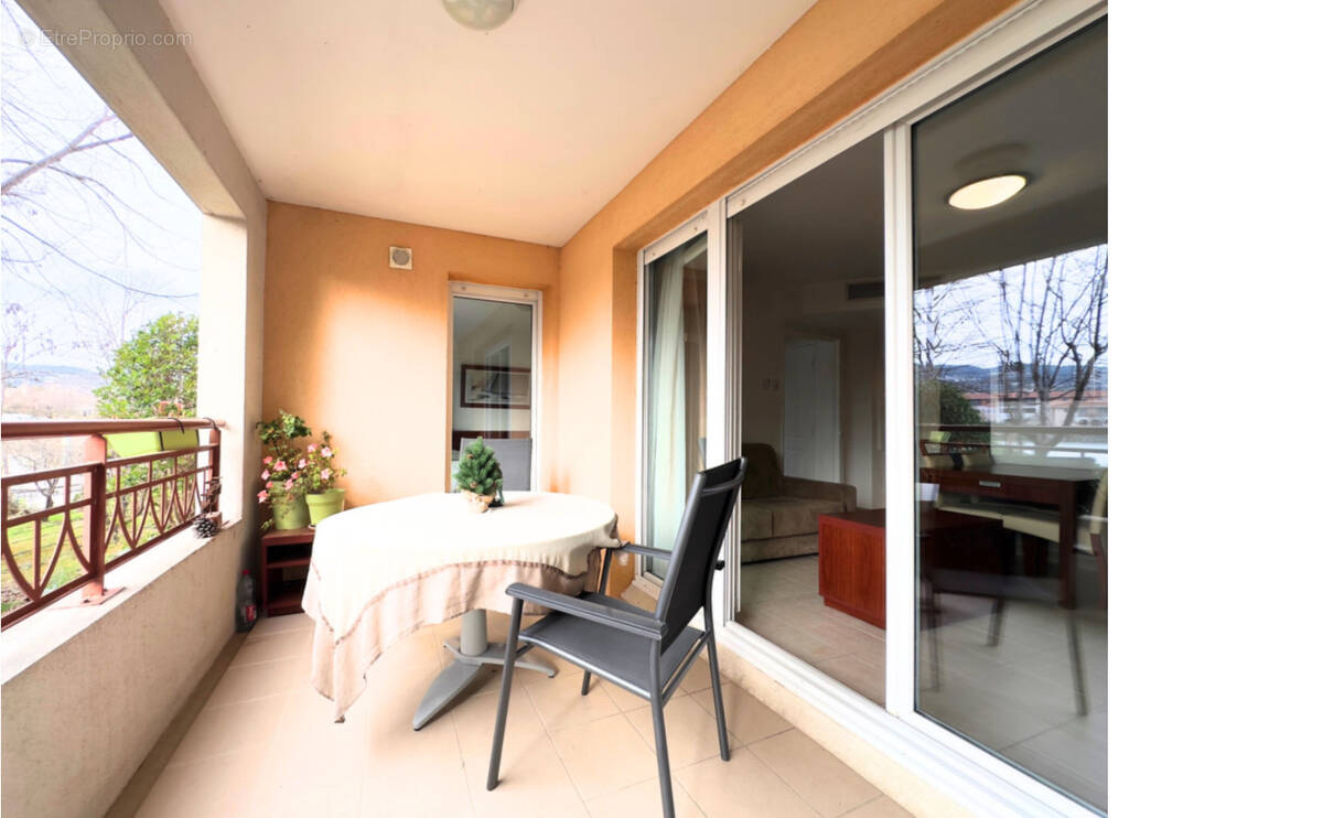 Appartement à MANDELIEU-LA-NAPOULE