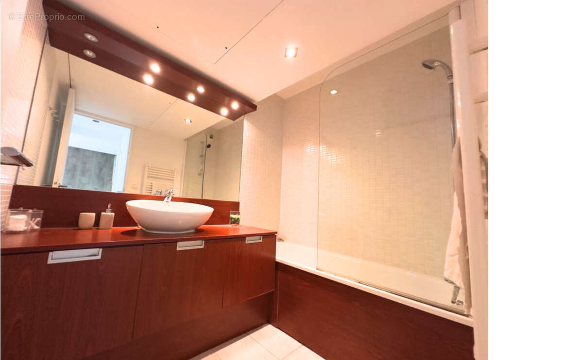 Appartement à MANDELIEU-LA-NAPOULE